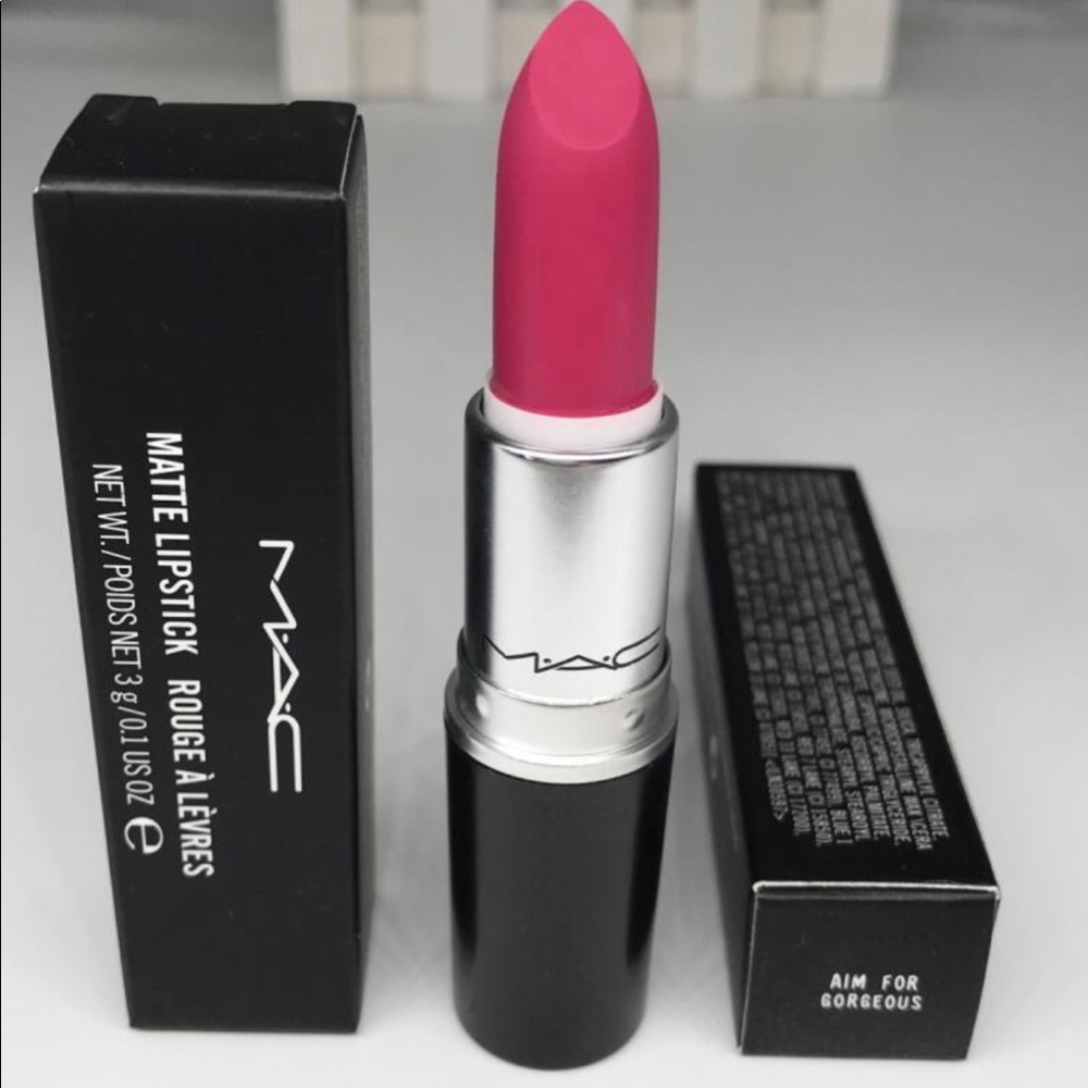 Choose any 2 new Mac lipstick for 18$